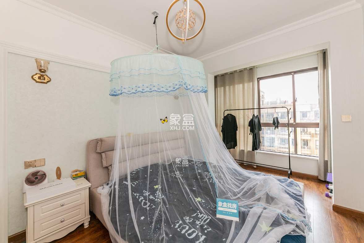 山语城二期 3室2厅2卫 88.0万 山语城二期 3室2厅2卫 88.0万客厅