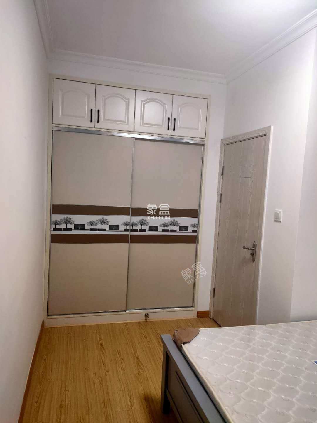 外贸小区 2室1厅1卫 32.8万 外贸小区 2室1厅1卫 32.8万客厅